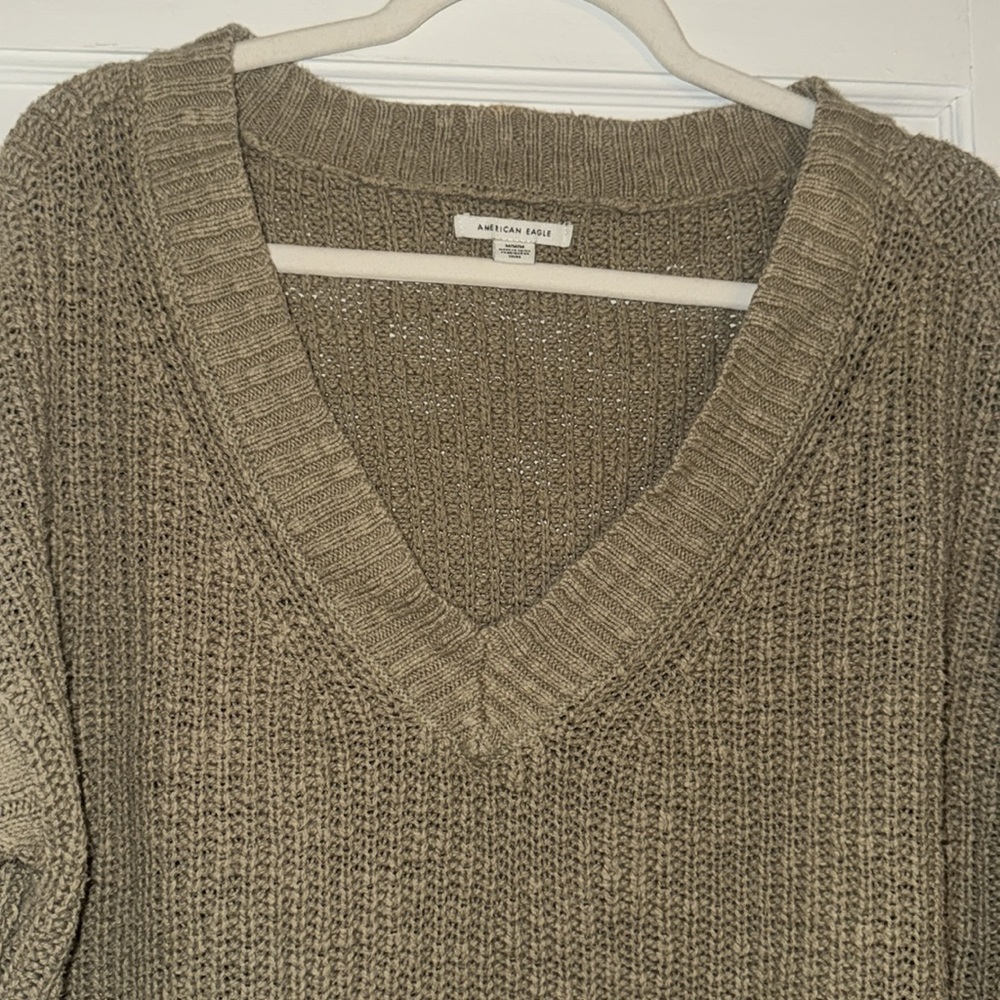 2 for $12 🎉 American Eagle Green V-Neck Sweater - Picture 7 of 11